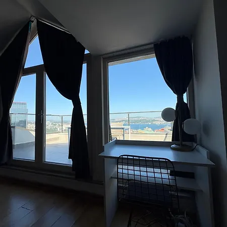 Apartmán Lovely Penthouse, Sea View&terrace In Taksim