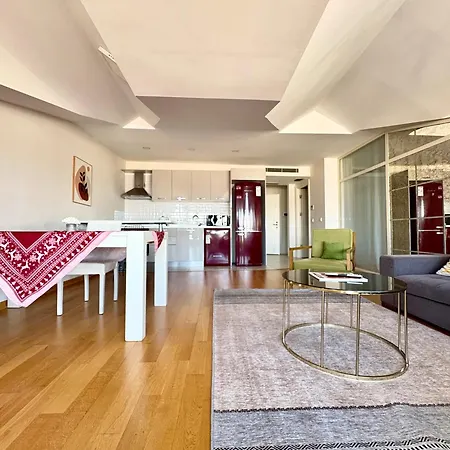 Lovely Penthouse, Sea View&terrace In Taksim Lägenhet *