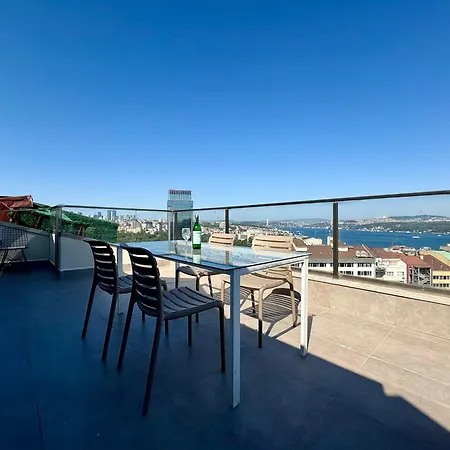 Lovely Penthouse, Sea View&terrace In Taksim