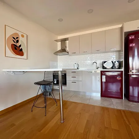 Διαμέρισμα Lovely Penthouse, Sea View&terrace In Taksim