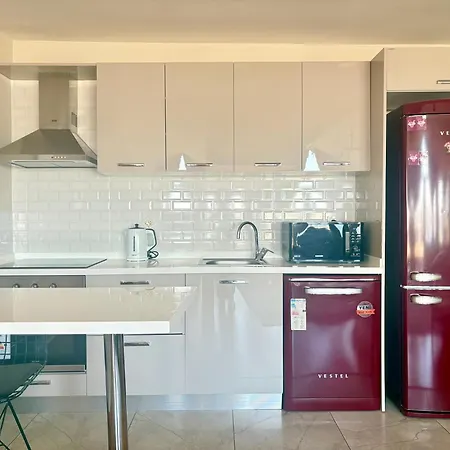 Lovely Penthouse, Sea View&terrace In Taksim Διαμέρισμα