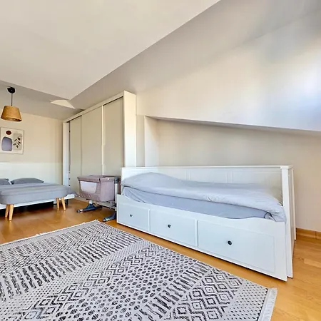 Διαμέρισμα Lovely Penthouse, Sea View&terrace In Taksim Κωνσταντινούπολη