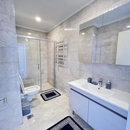Lovely Penthouse, Sea View&terrace In Taksim Διαμέρισμα