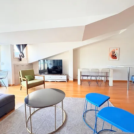 Lovely Penthouse, Sea View&terrace In Taksim * Κωνσταντινούπολη