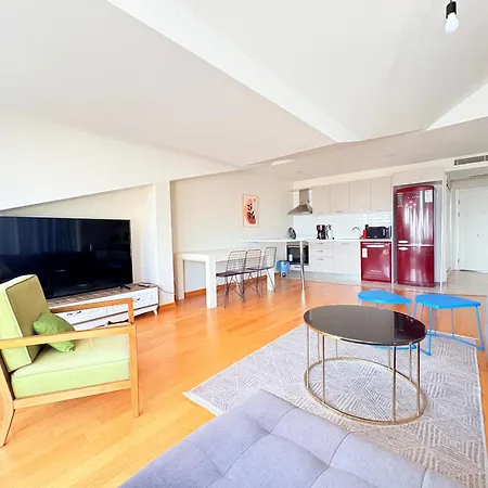 Διαμέρισμα Lovely Penthouse, Sea View&terrace In Taksim *